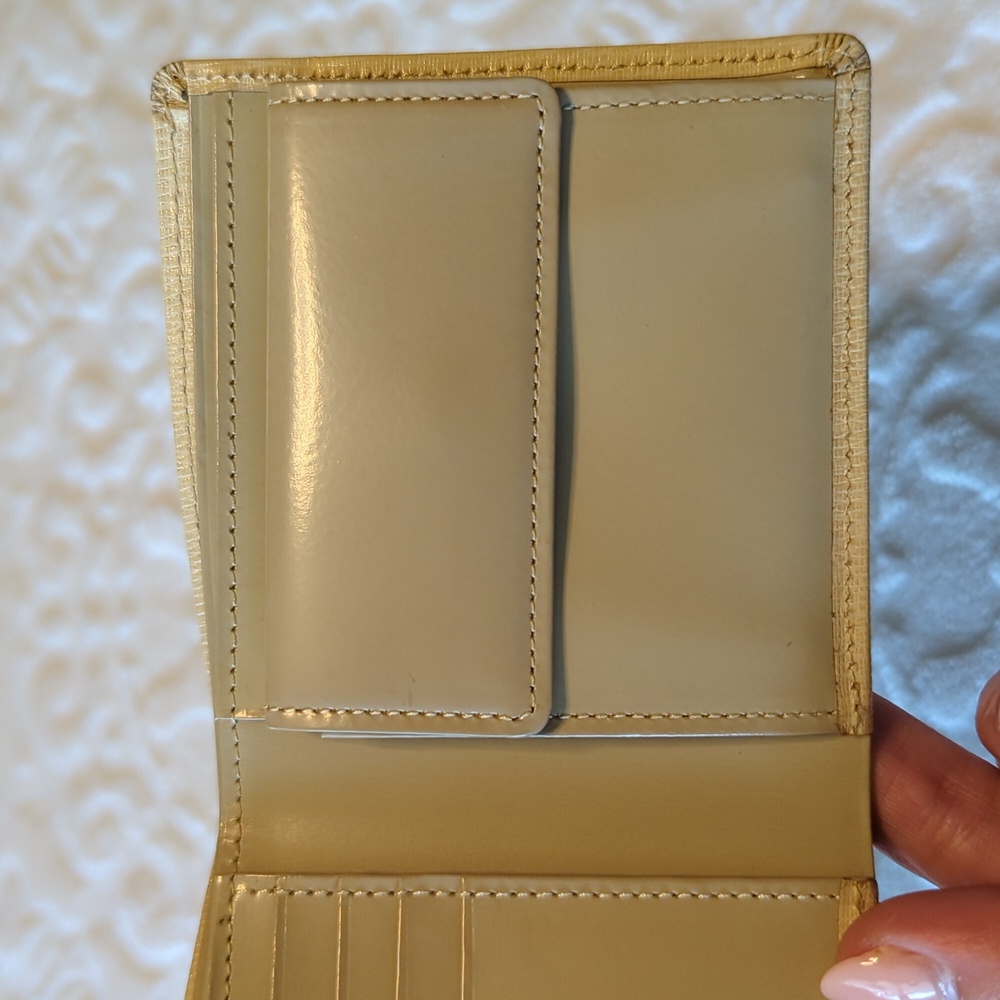 BURBERRYS Cream Leather Authentic Vintage Bifold Wallet - RARE Color! - Picture 4 of 14
